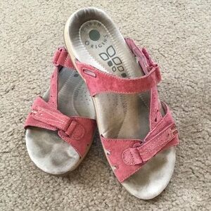 Earth Origins Size 8 Pink/Red Sandals Athletic‎ Comfort